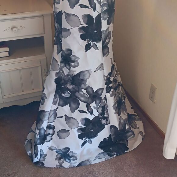 Jump Apparel Black and White Mermaid Shape Formal - Picture 5 of 15